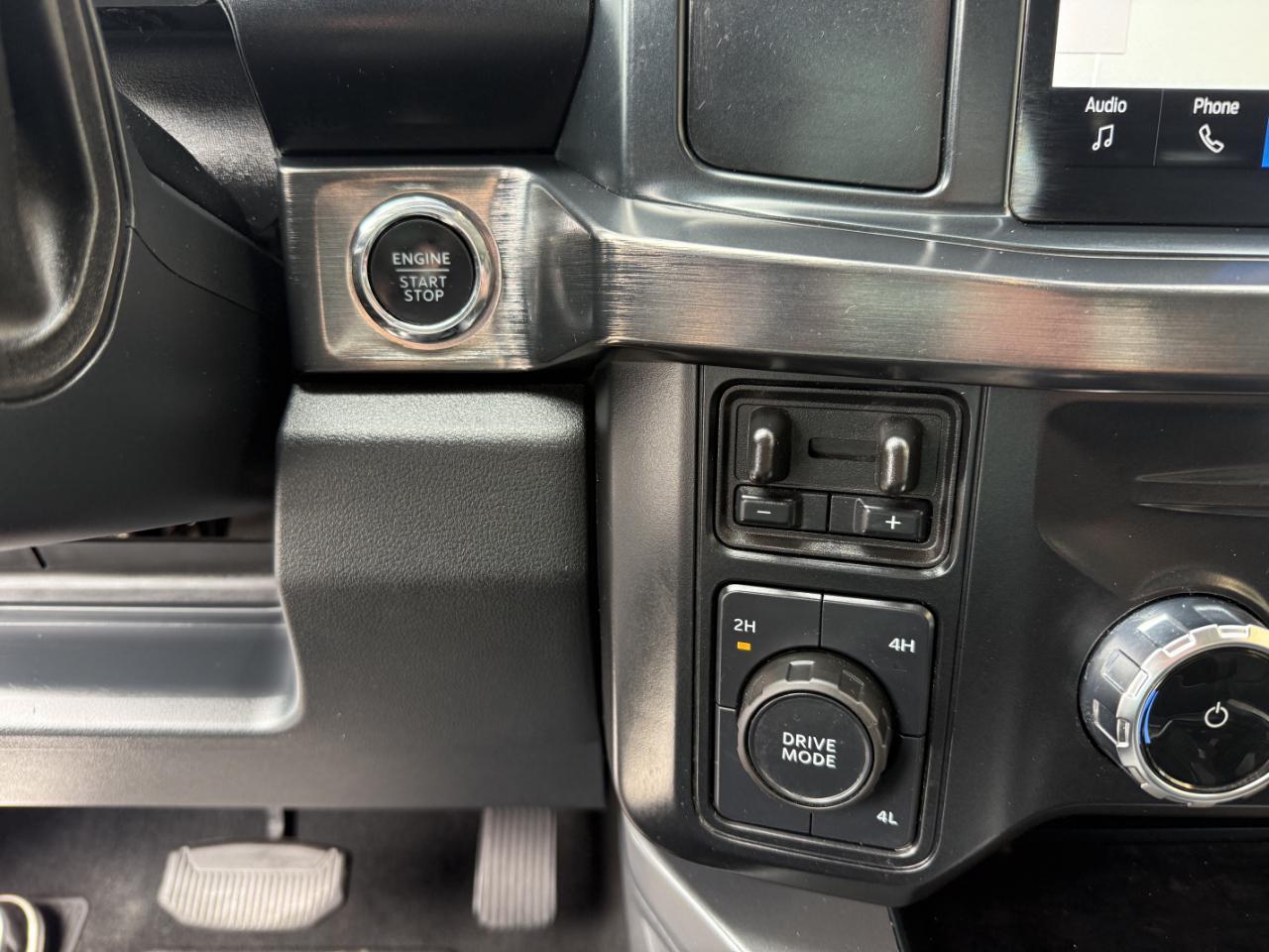 Ford Super Duty F-250 SRW Lariat 4WD Crew Cab 6.75' Box 2024