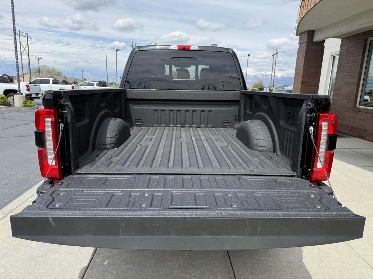 Ford Super Duty F-250 SRW Lariat 4WD Crew Cab 6.75' Box 2024