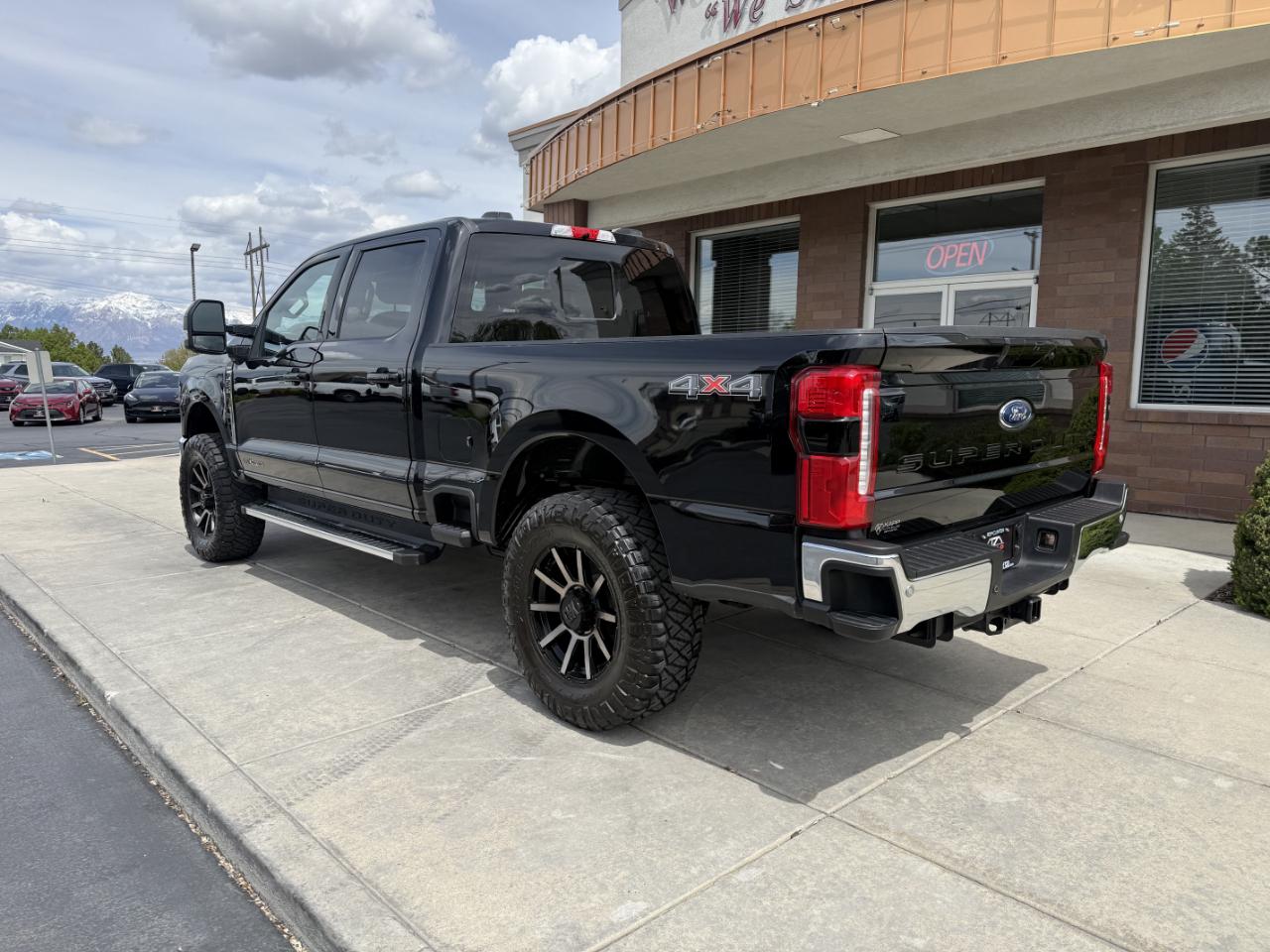 Ford Super Duty F-250 SRW Lariat 4WD Crew Cab 6.75' Box 2024