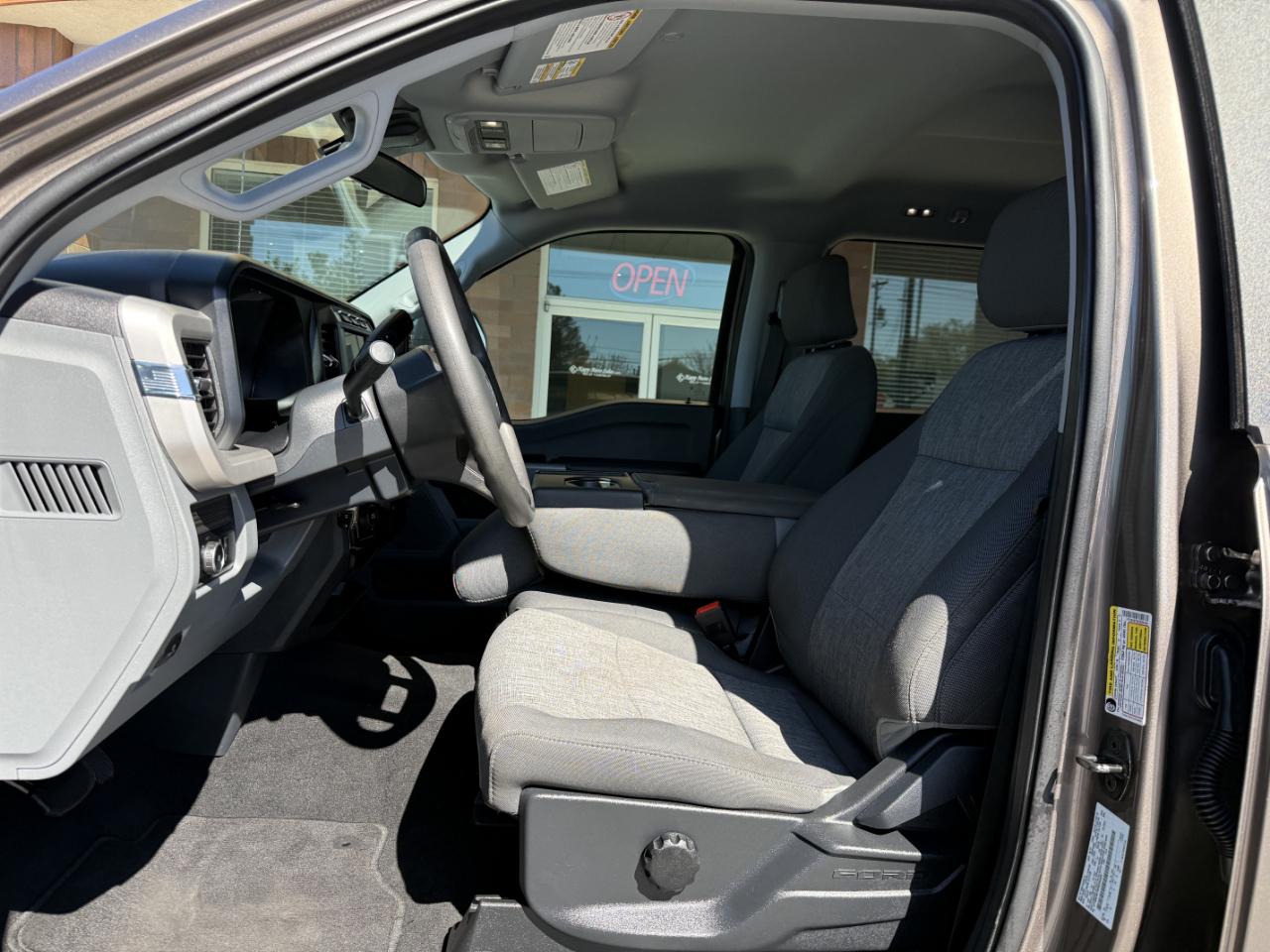Ford Super Duty F-350 SRW XL 4WD Crew Cab 8' Box 2023