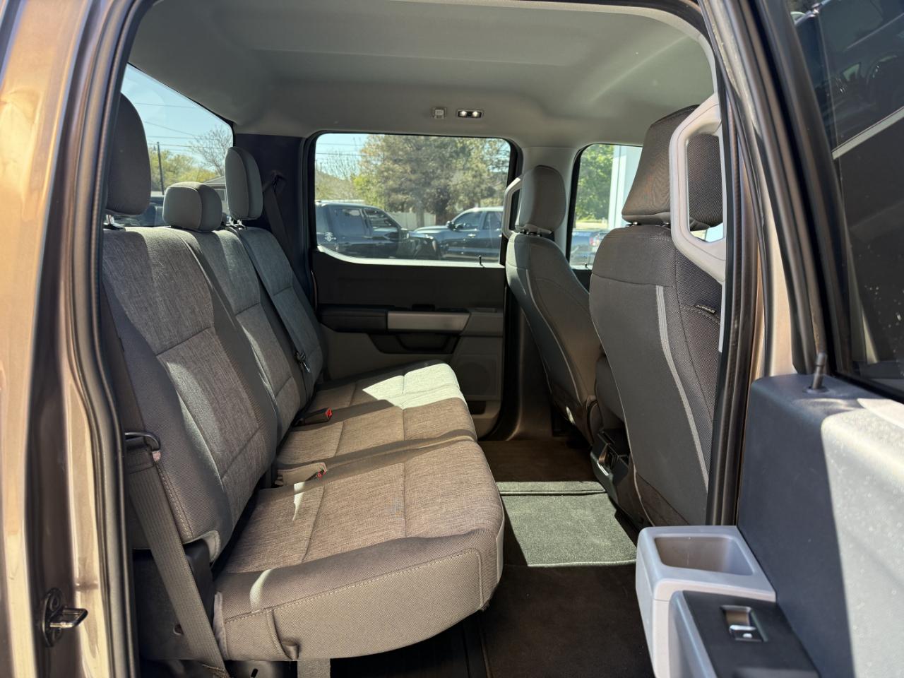 Ford Super Duty F-350 SRW XL 4WD Crew Cab 8' Box 2023