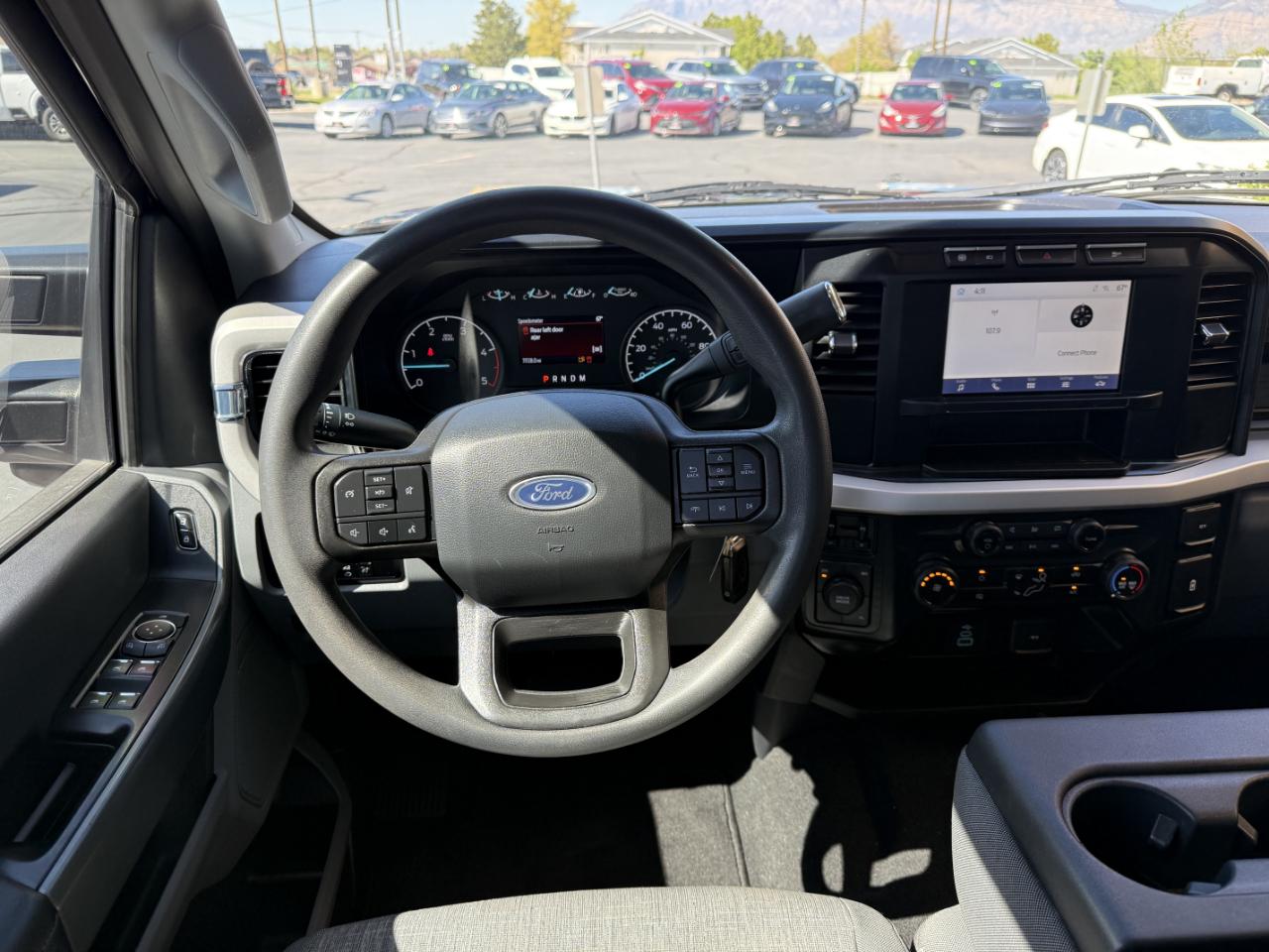Ford Super Duty F-350 SRW XL 4WD Crew Cab 8' Box 2023