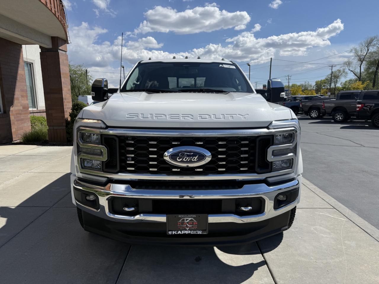 Ford Super Duty F-450 DRW Lariat 4WD Crew Cab 8' Box 2024