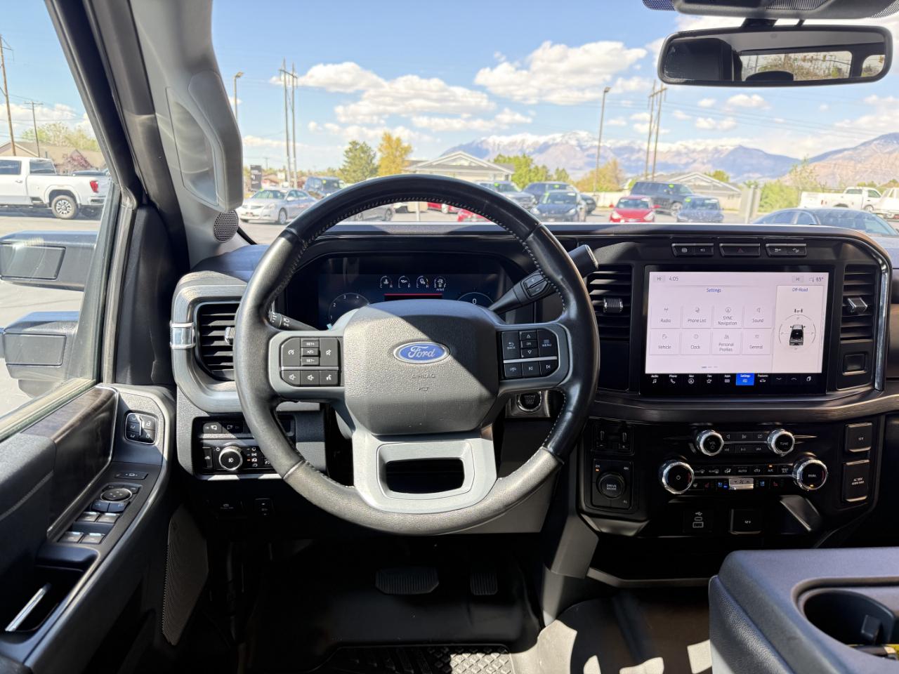 Ford Super Duty F-450 DRW Lariat 4WD Crew Cab 8' Box 2024