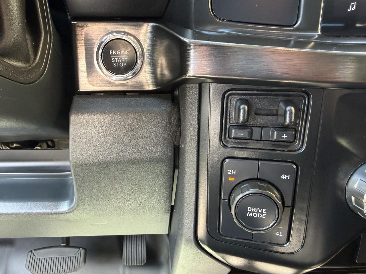 Ford Super Duty F-450 DRW Lariat 4WD Crew Cab 8' Box 2024