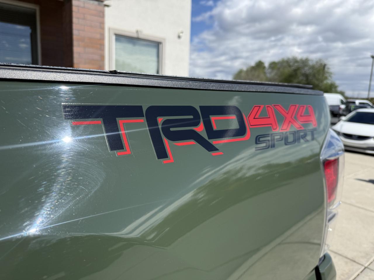 Toyota Tacoma 4WD TRD Sport Double Cab 6' Bed V6 AT (Natl) 2022