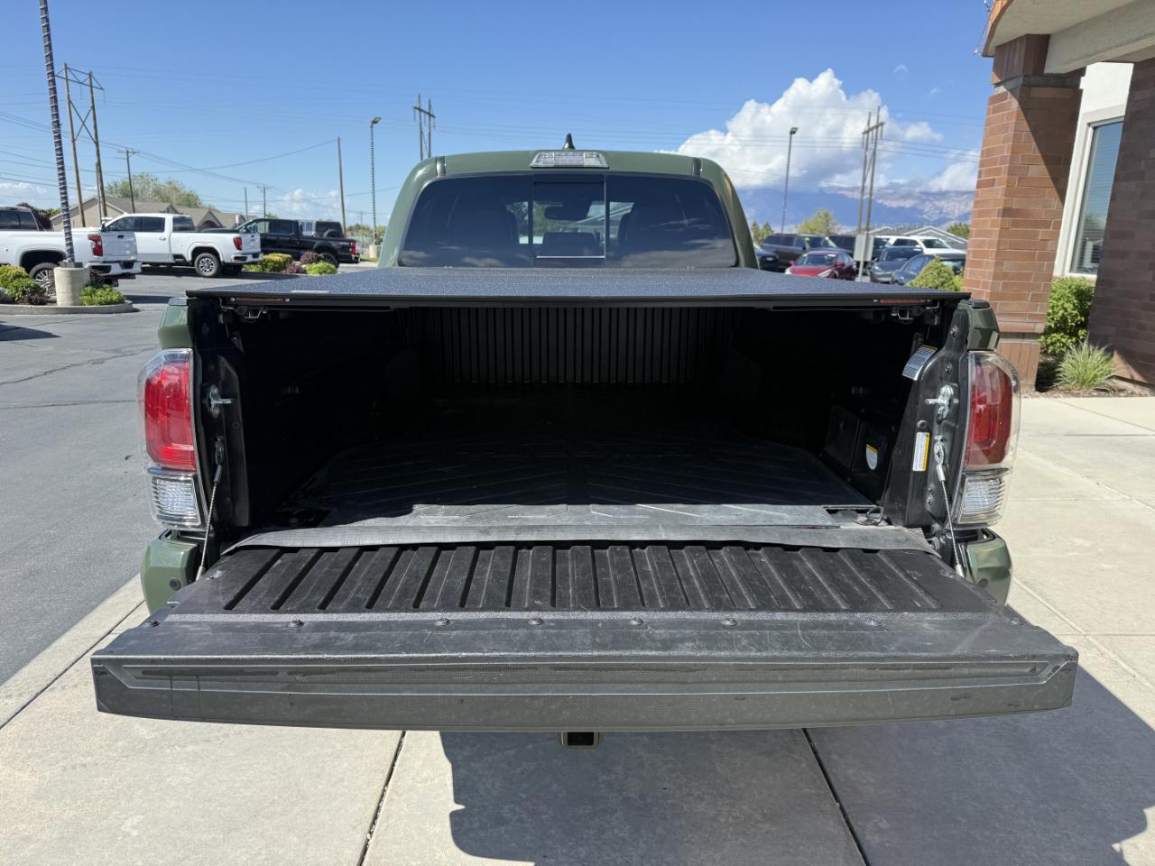 Toyota Tacoma 4WD TRD Sport Double Cab 6' Bed V6 AT (Natl) 2022