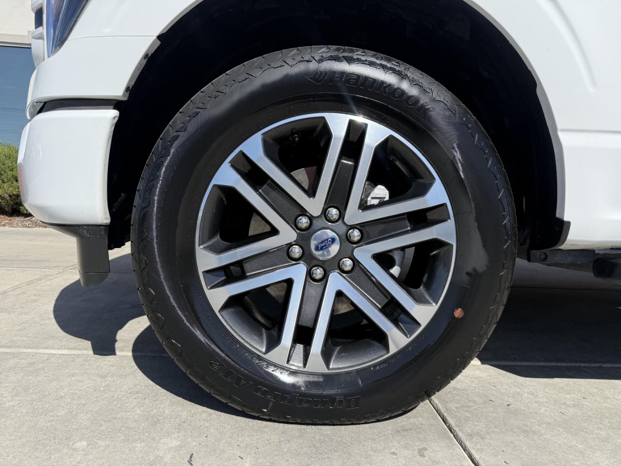 Ford F-150 XL 4WD SuperCrew 5.5' Box 2023