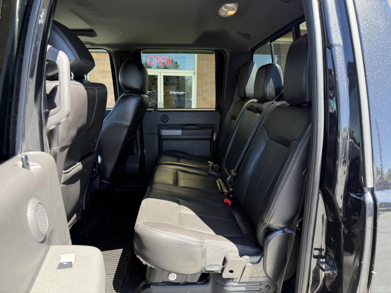 Ford Super Duty F-350 SRW 4WD Crew Cab 156" Lariat 2012