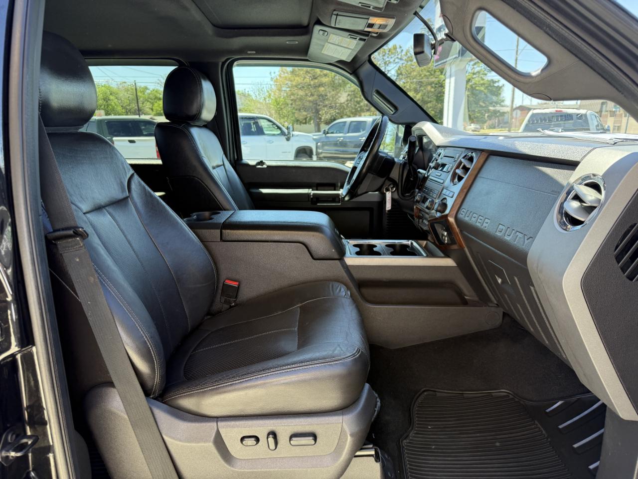 Ford Super Duty F-350 SRW 4WD Crew Cab 156" Lariat 2012