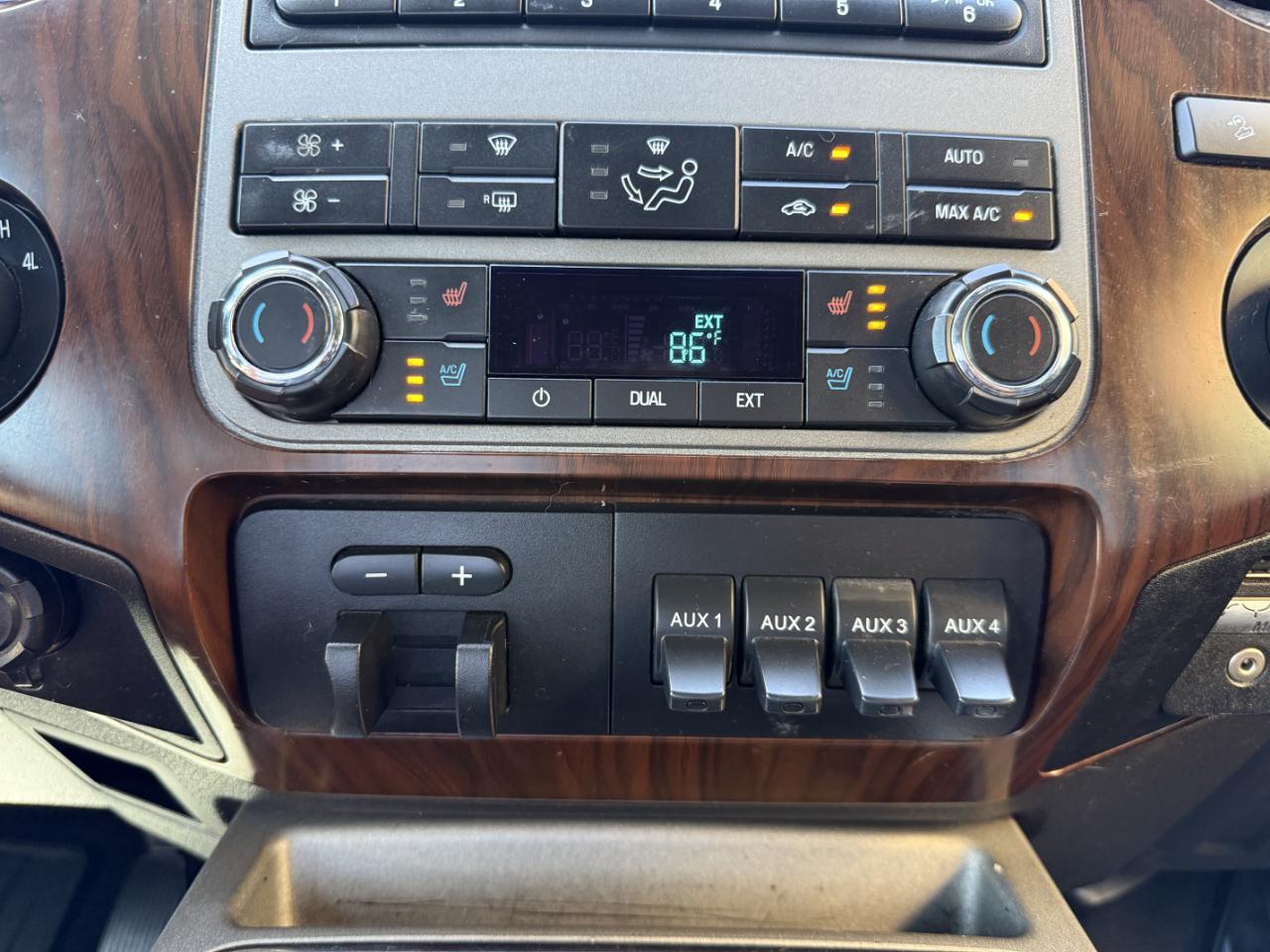 Ford Super Duty F-350 SRW 4WD Crew Cab 156" Lariat 2012