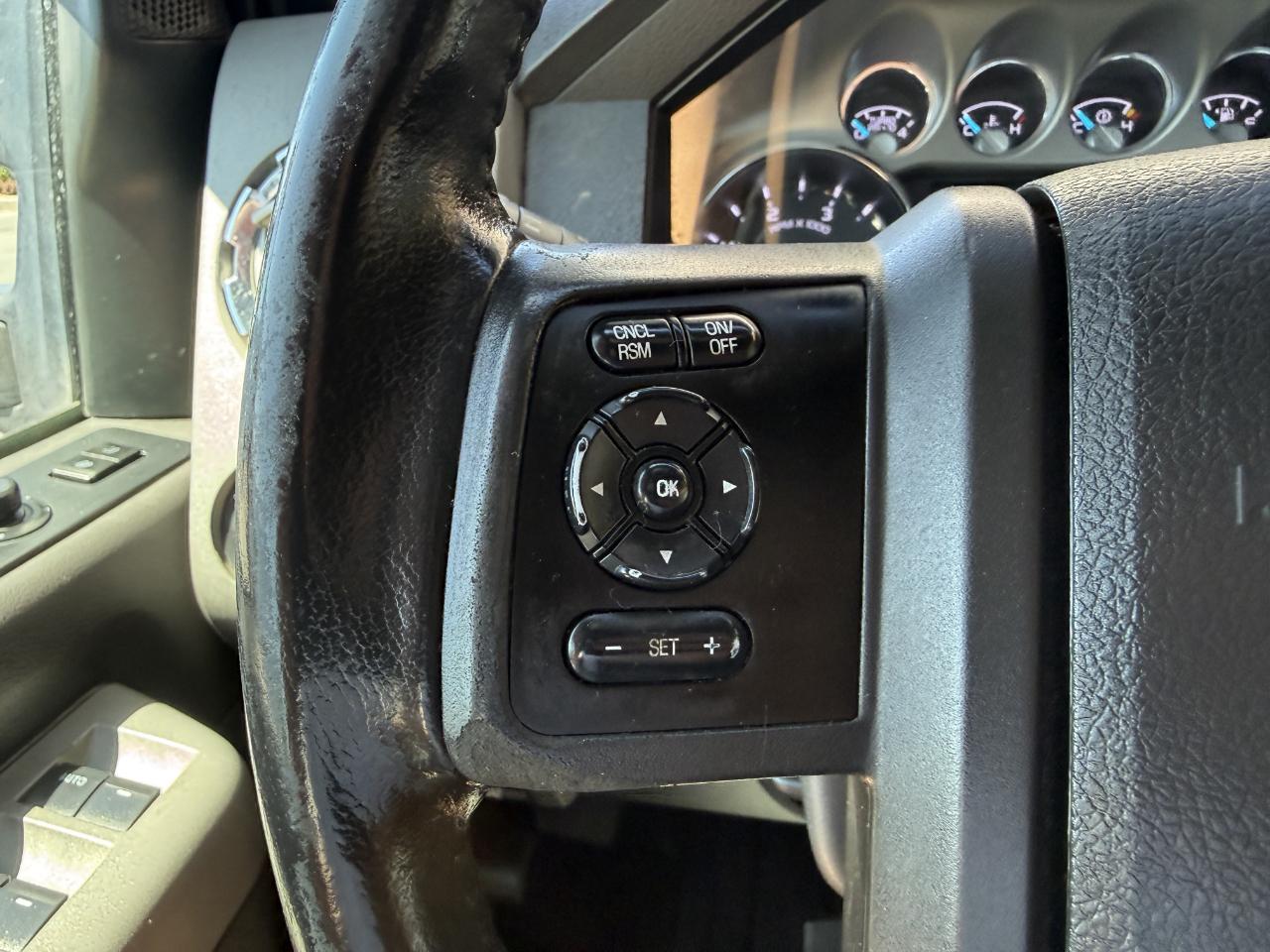 Ford Super Duty F-350 SRW 4WD Crew Cab 156" Lariat 2012