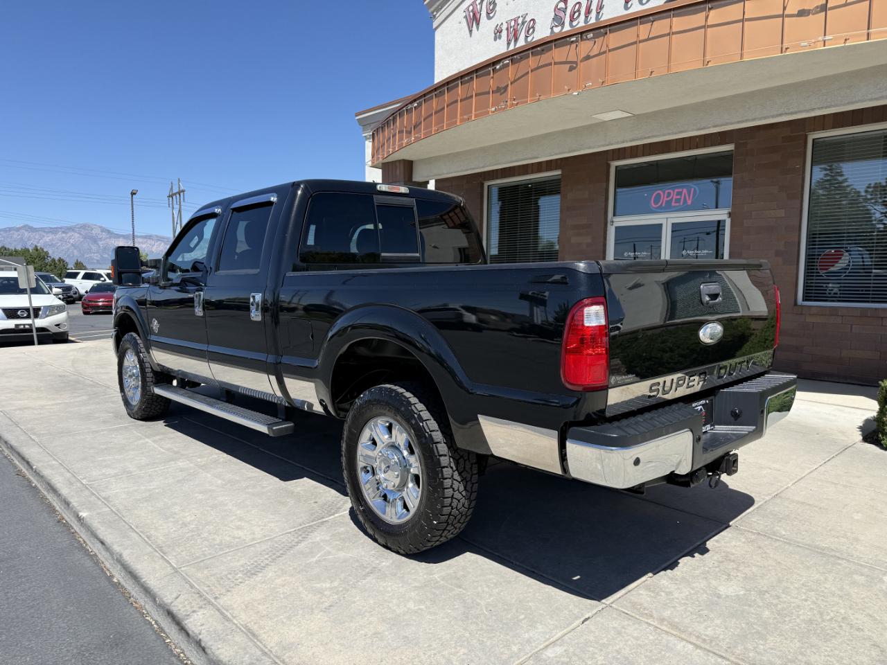 Ford Super Duty F-350 SRW 4WD Crew Cab 156" Lariat 2012