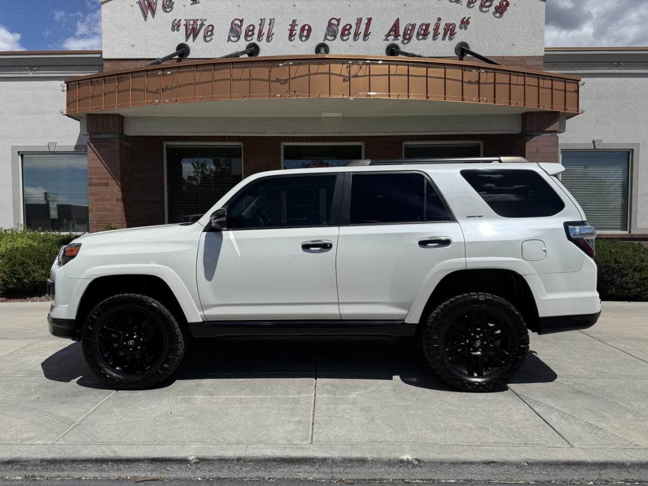 Toyota 4Runner Nightshade 4WD (Natl) 2021