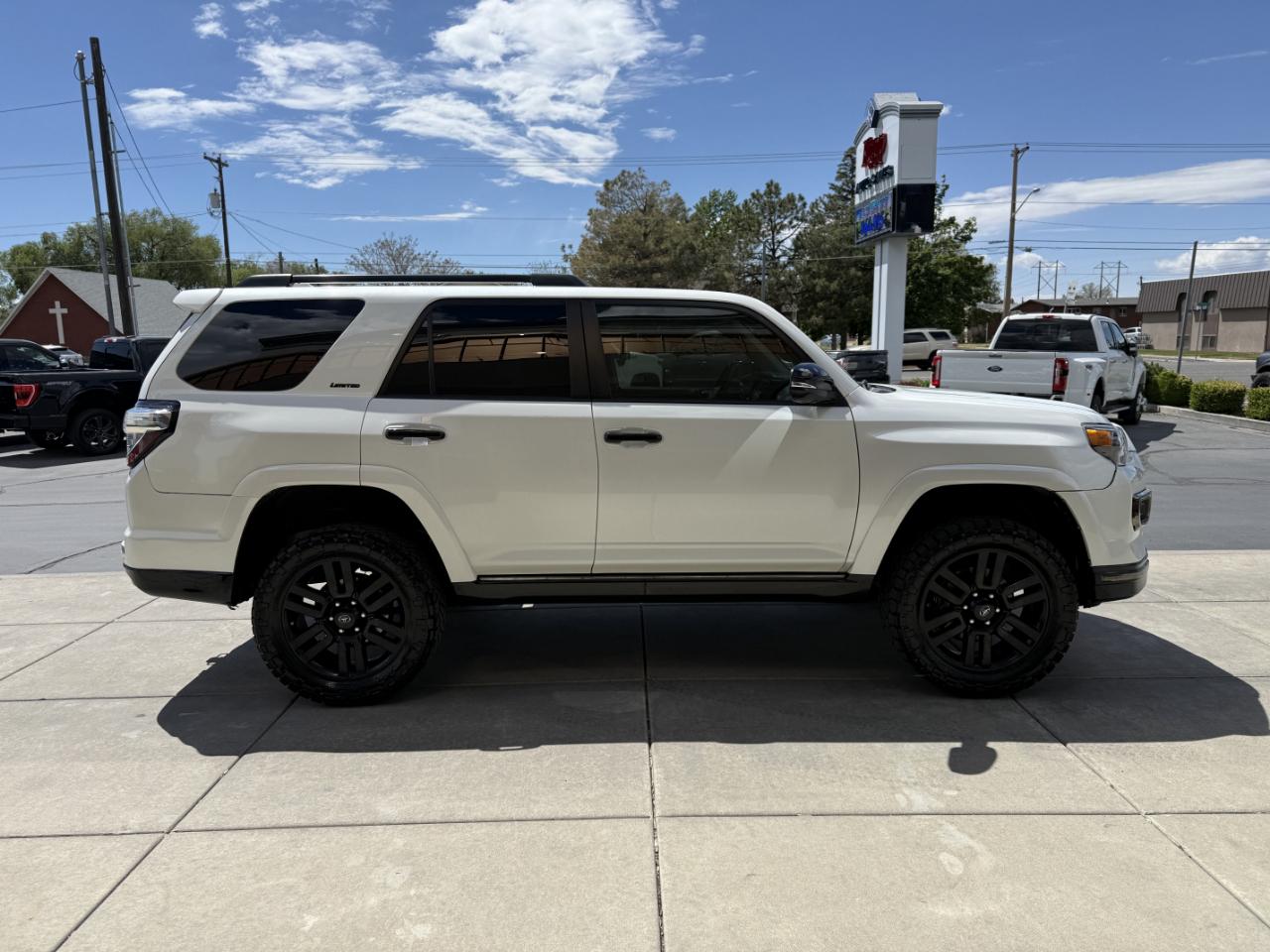 Toyota 4Runner Nightshade 4WD (Natl) 2021