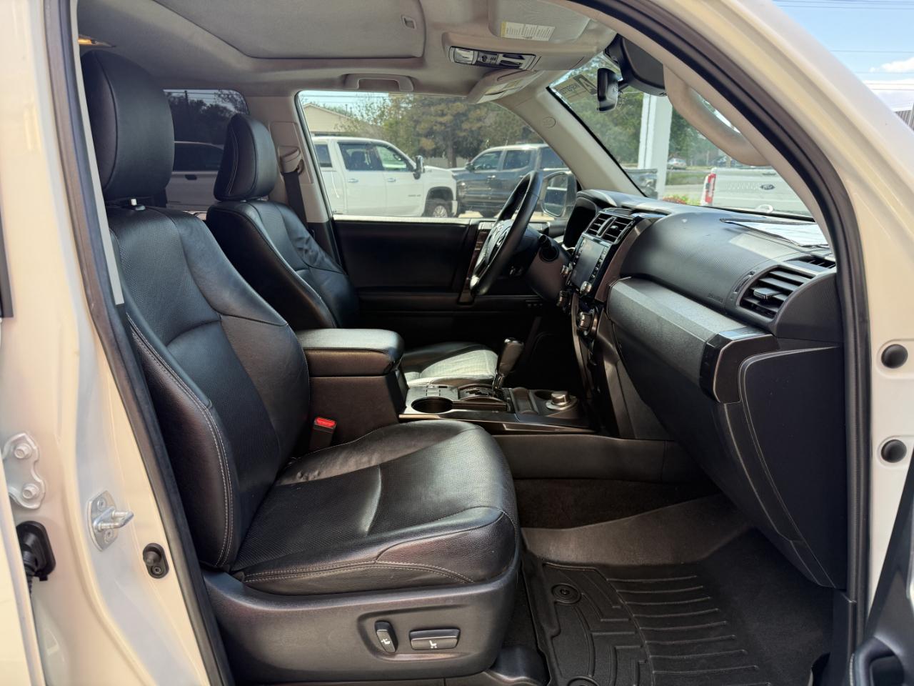 Toyota 4Runner Nightshade 4WD (Natl) 2021