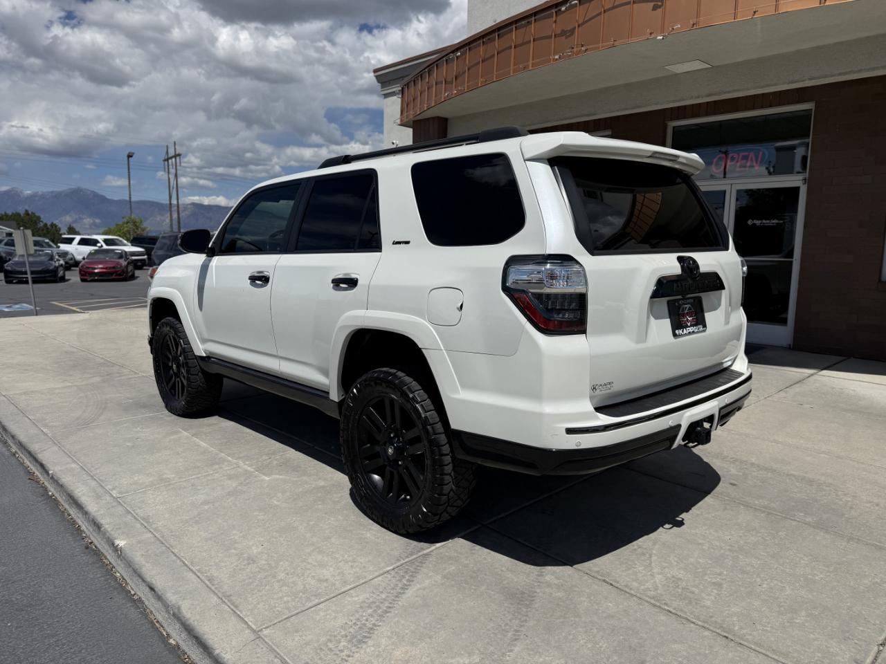 Toyota 4Runner Nightshade 4WD (Natl) 2021
