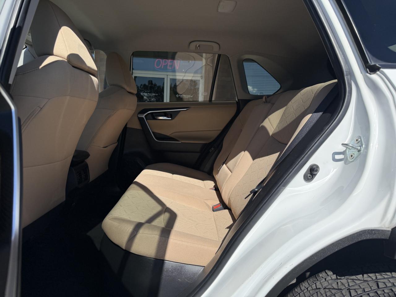 Toyota RAV4 Hybrid XLE AWD (Natl) 2022