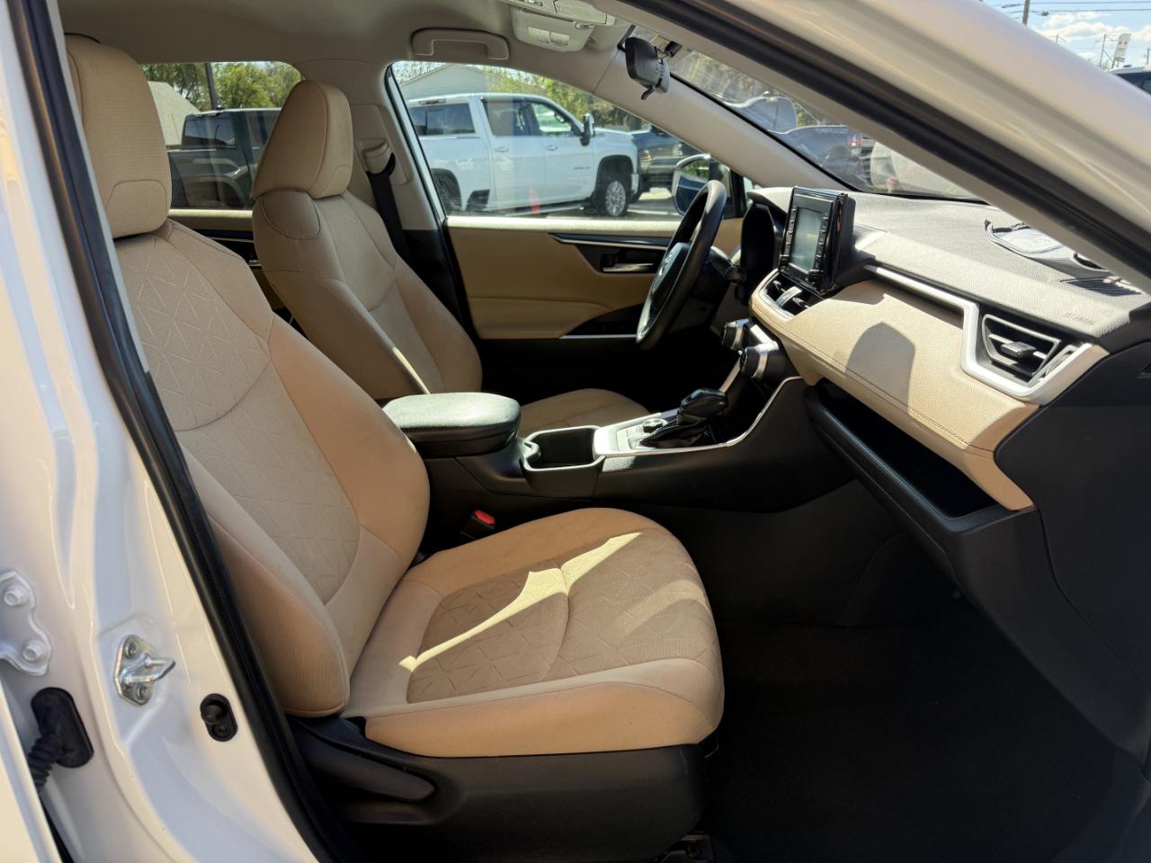 Toyota RAV4 Hybrid XLE AWD (Natl) 2022