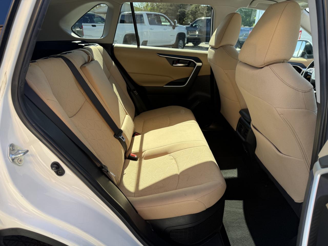 Toyota RAV4 Hybrid XLE AWD (Natl) 2022