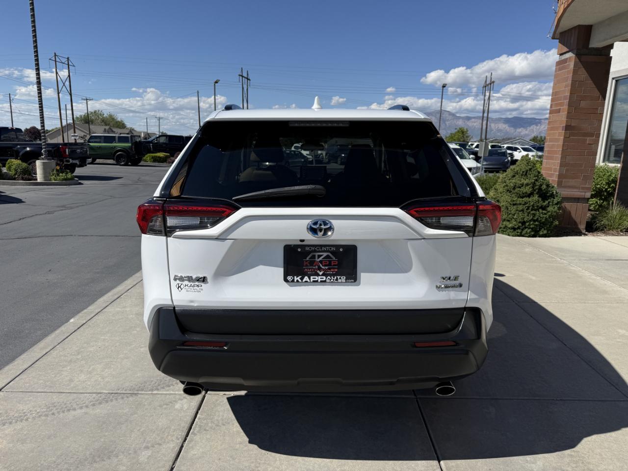 Toyota RAV4 Hybrid XLE AWD (Natl) 2022