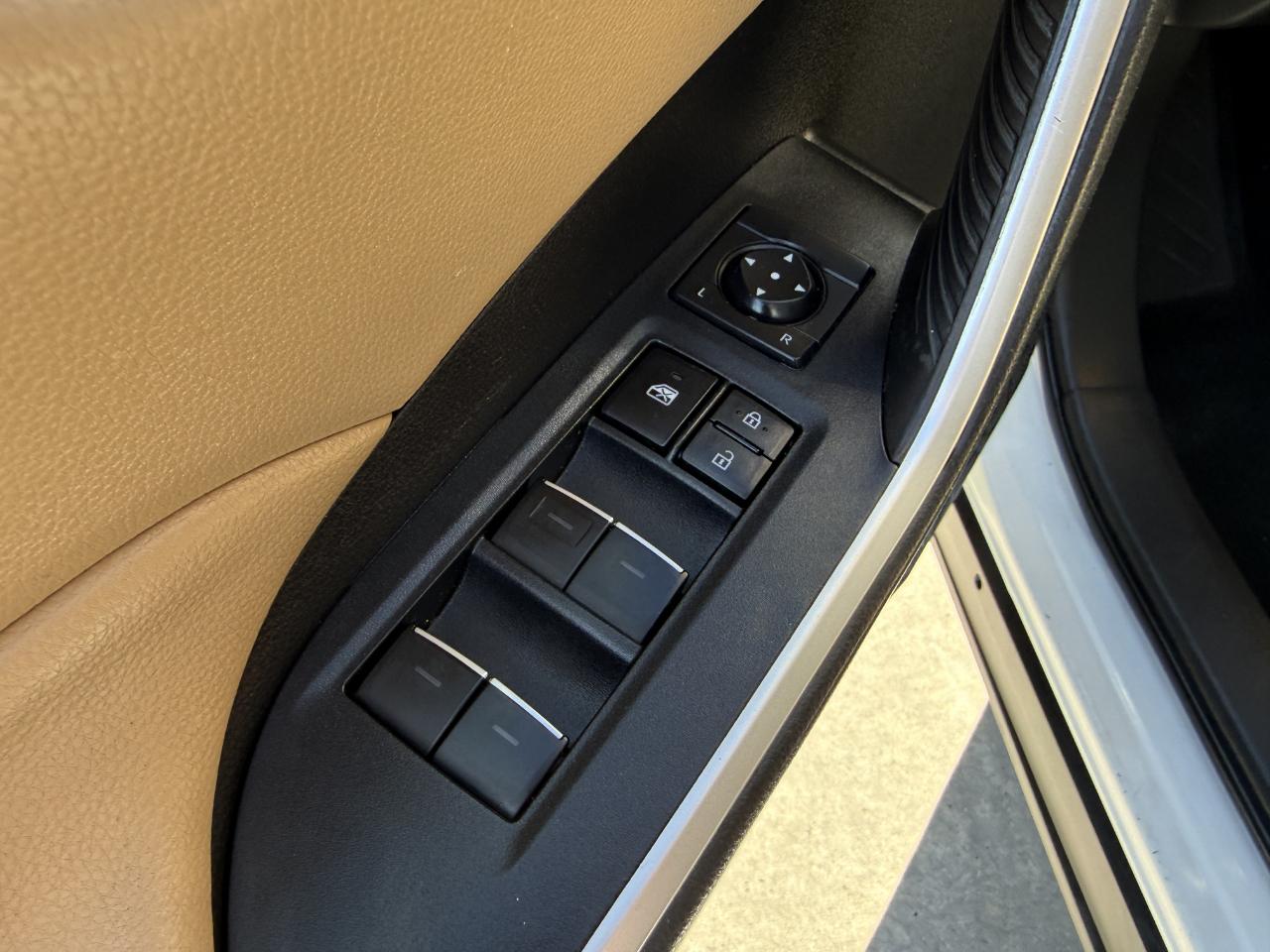 Toyota RAV4 Hybrid XLE AWD (Natl) 2022
