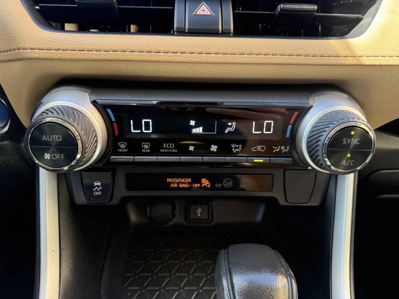 Toyota RAV4 Hybrid XLE AWD (Natl) 2022