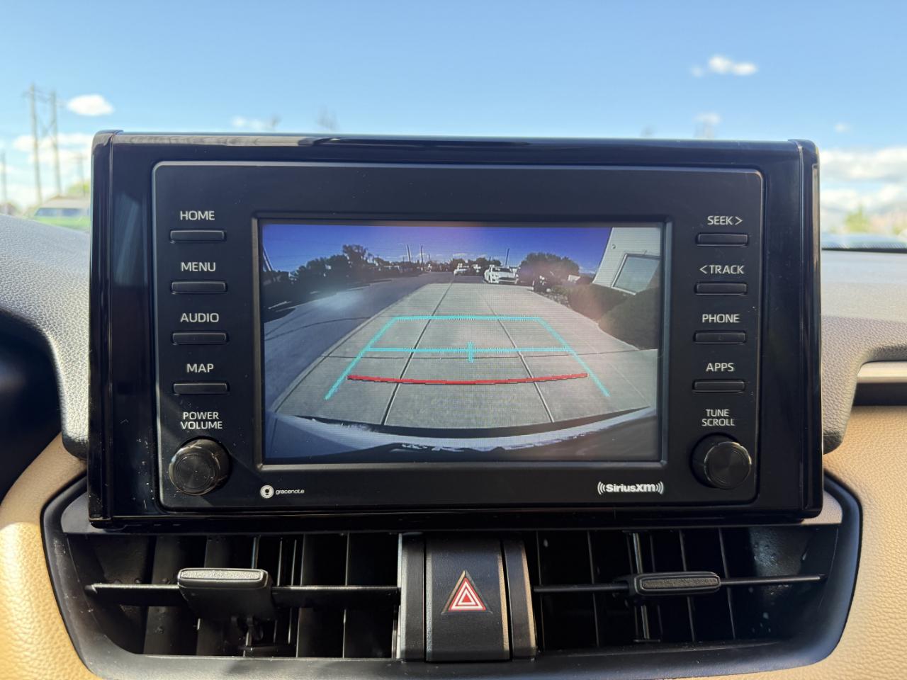 Toyota RAV4 Hybrid XLE AWD (Natl) 2022