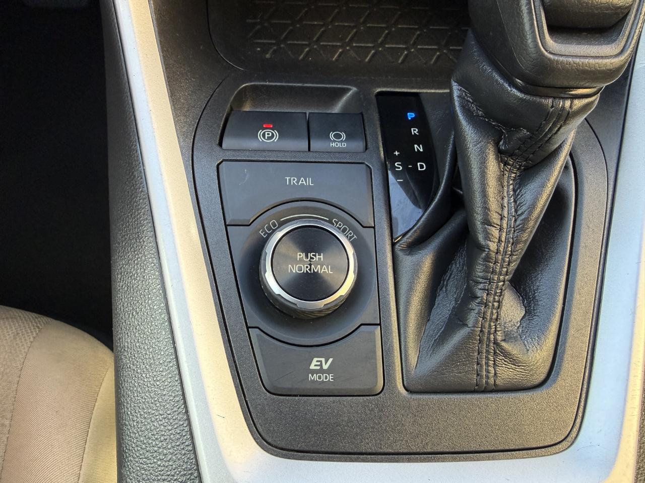 Toyota RAV4 Hybrid XLE AWD (Natl) 2022