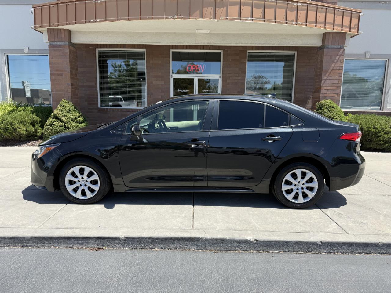 Toyota Corolla LE CVT (Natl) 2022