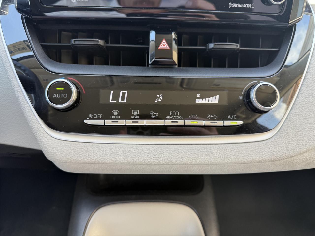 Toyota Corolla LE CVT (Natl) 2022