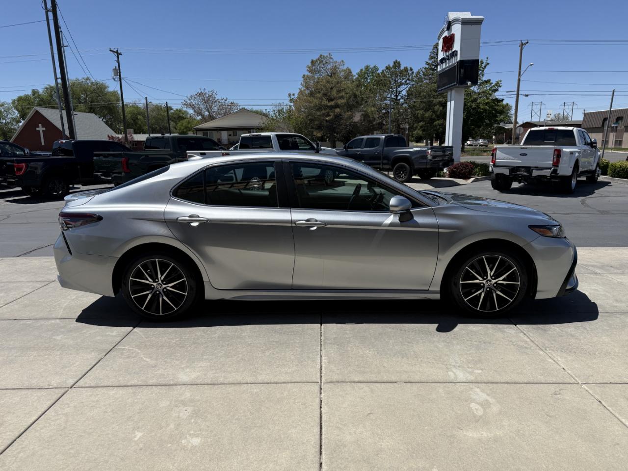 Toyota Camry SE Auto (Natl) 2024