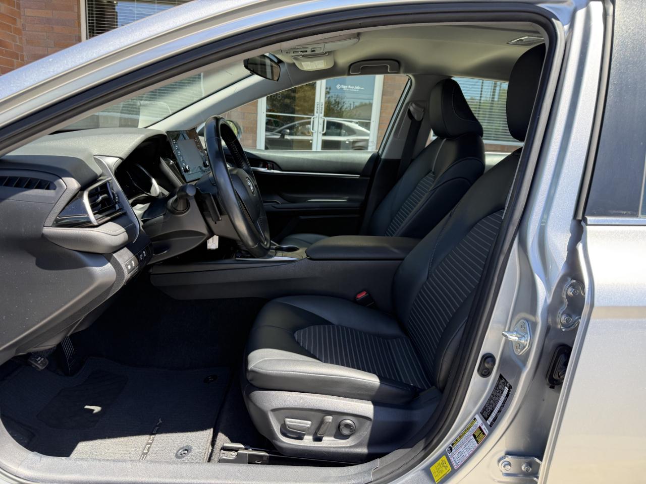 Toyota Camry SE Auto (Natl) 2024