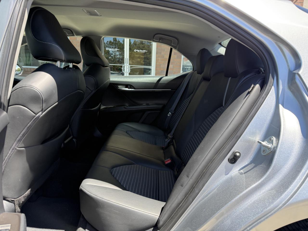 Toyota Camry SE Auto (Natl) 2024
