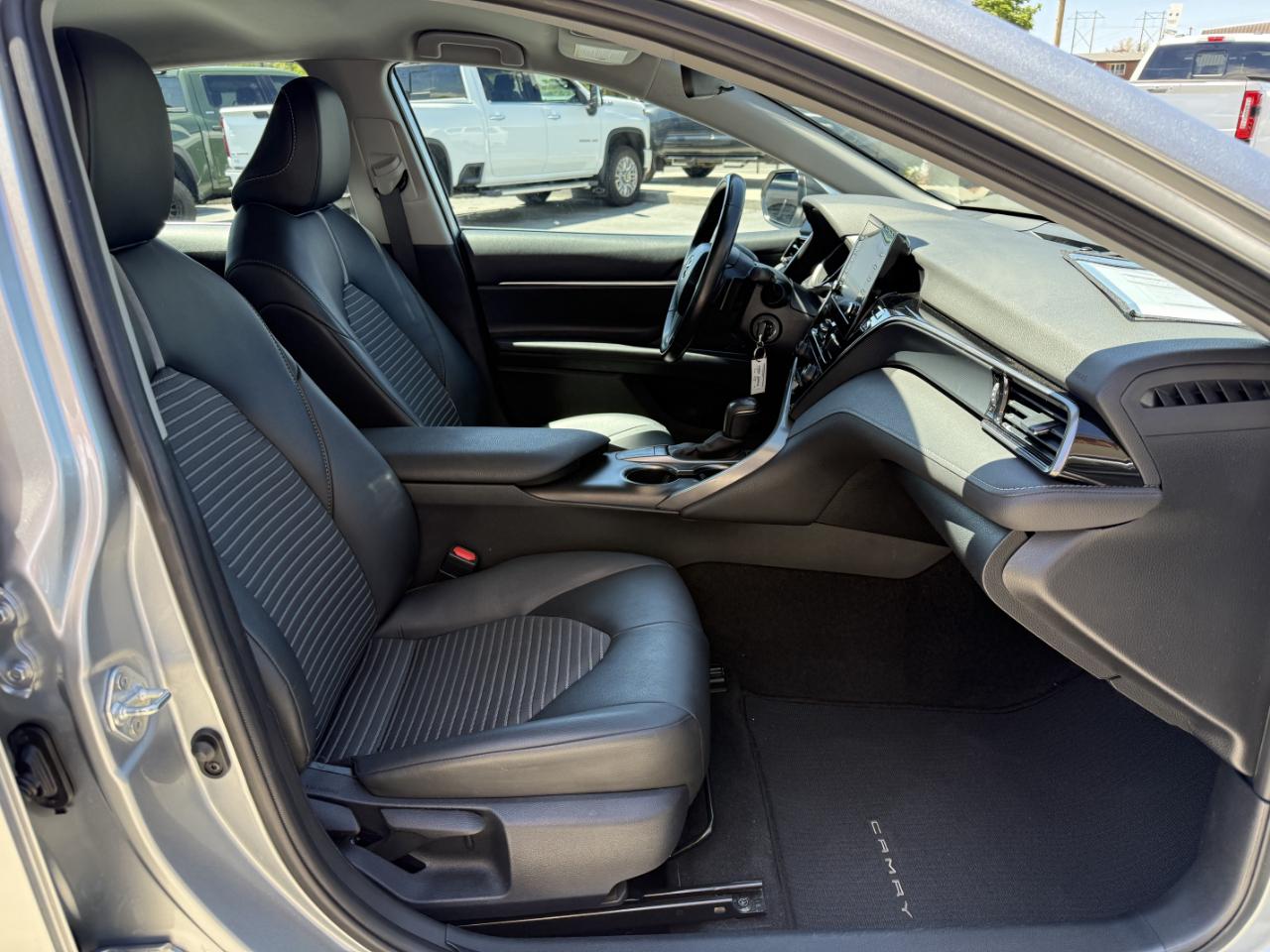 Toyota Camry SE Auto (Natl) 2024