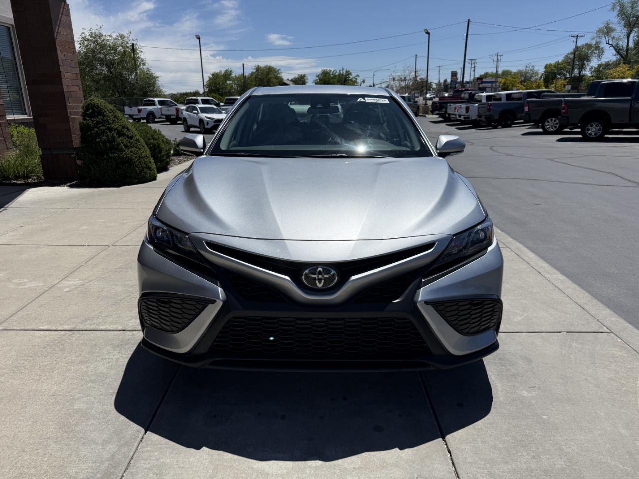 Toyota Camry SE Auto (Natl) 2024
