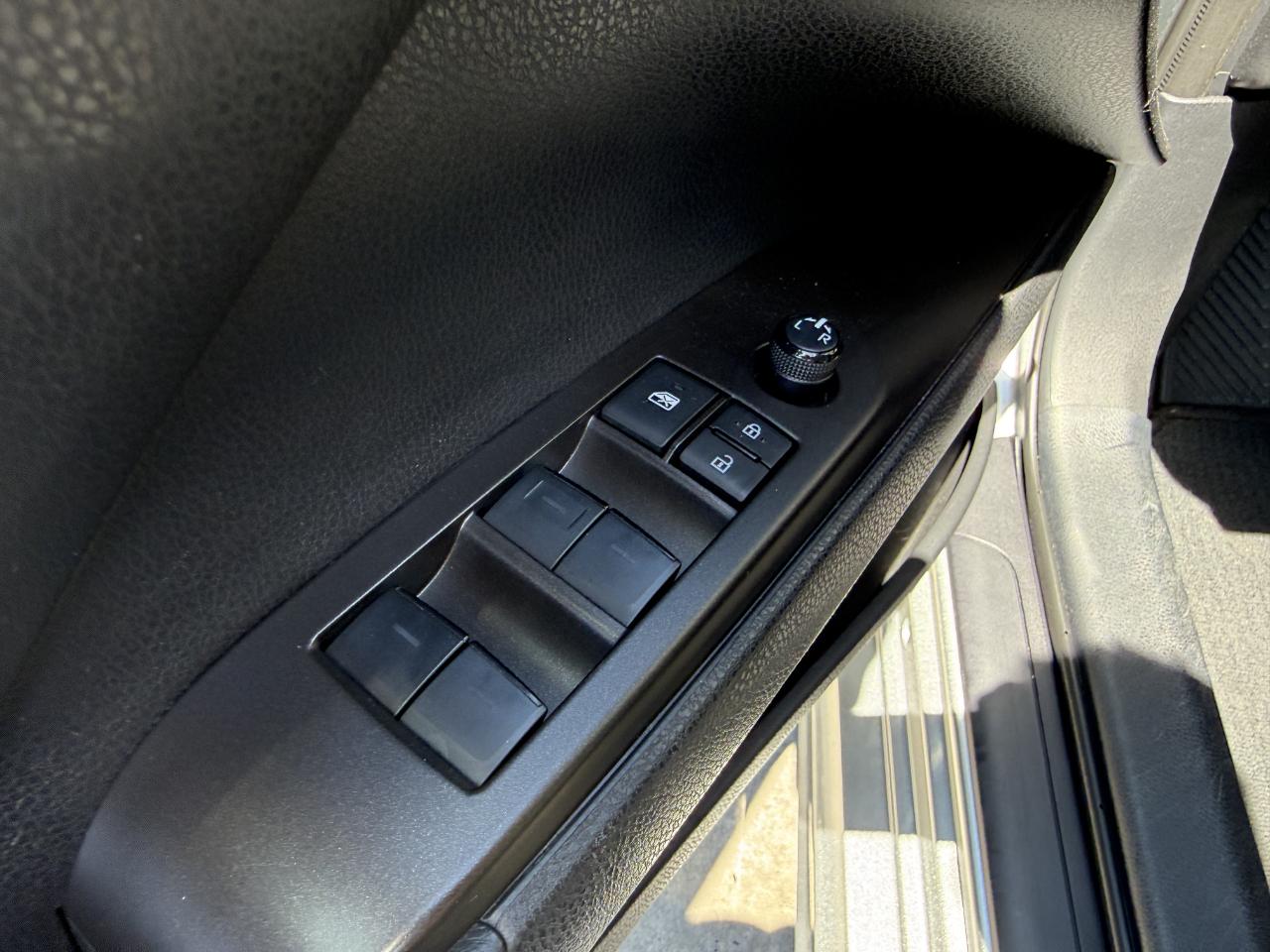 Toyota Camry SE Auto (Natl) 2024