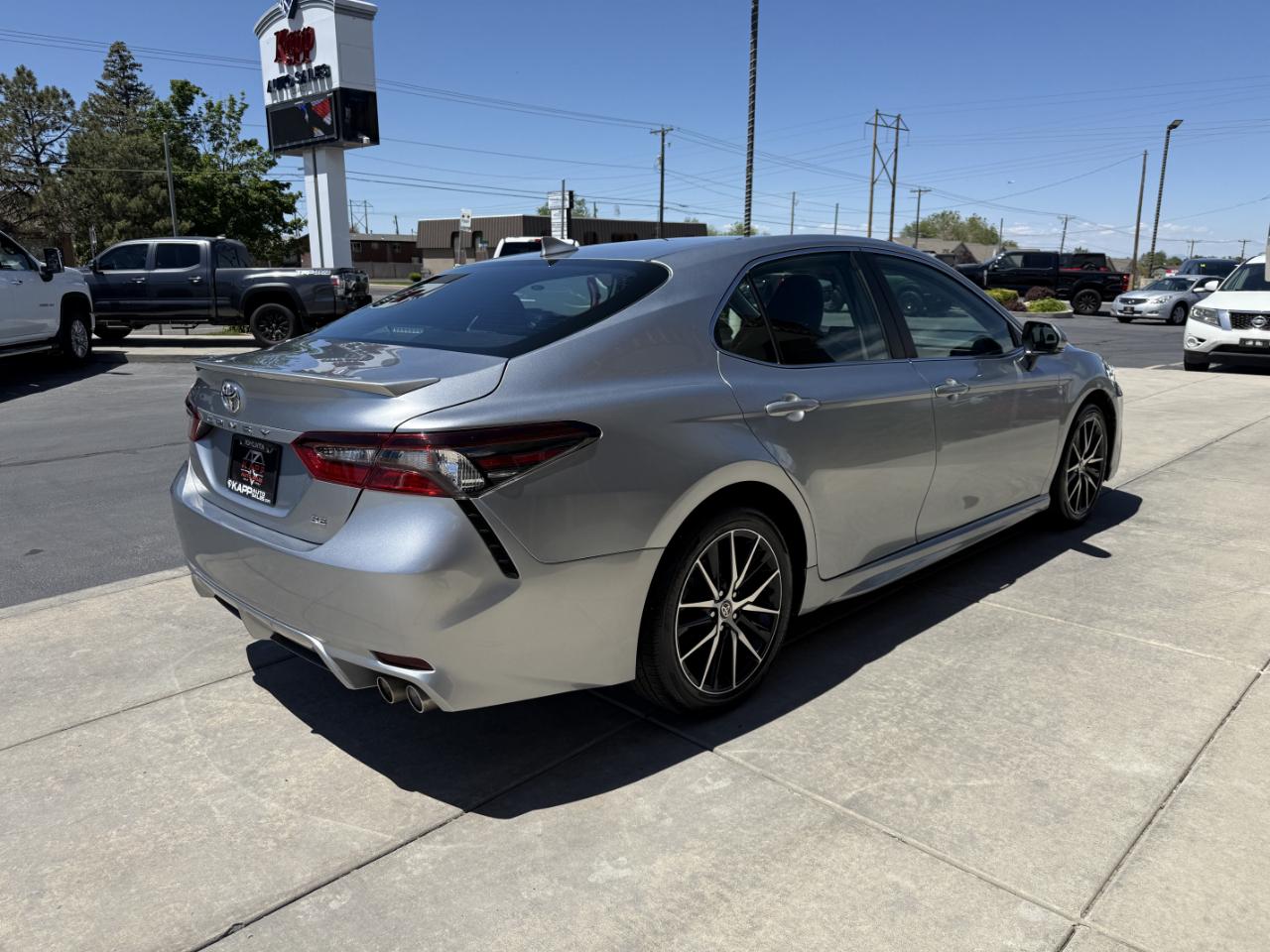 Toyota Camry SE Auto (Natl) 2024