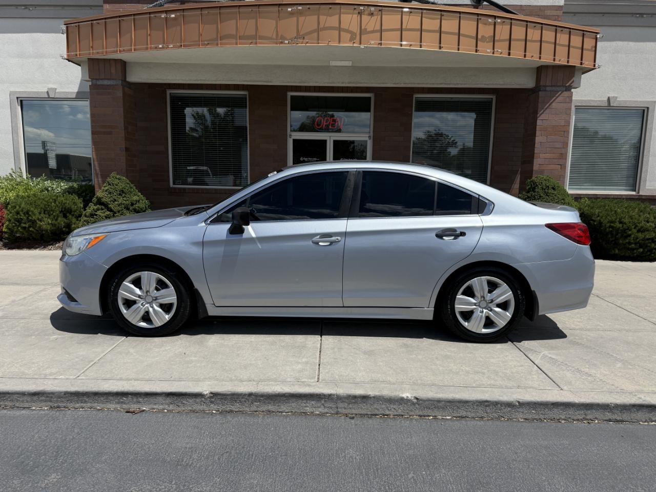 Subaru Legacy 4dr Sdn 2.5i 2015