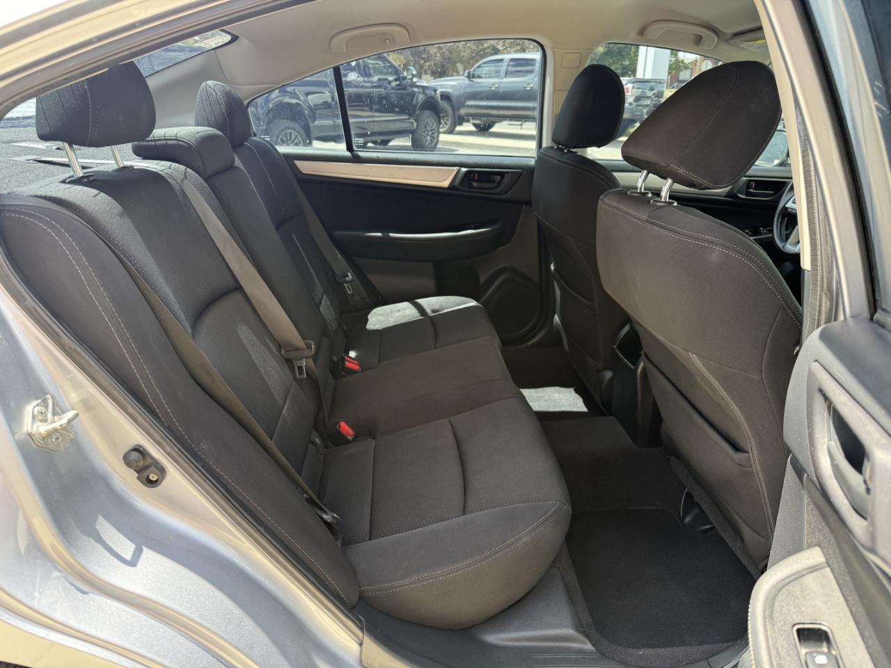 Subaru Legacy 4dr Sdn 2.5i 2015
