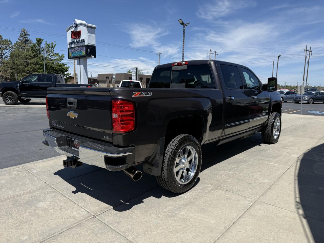 Chevrolet Silverado 3500HD Built After Aug 14 4WD Crew Cab 153.7" LTZ 2015
