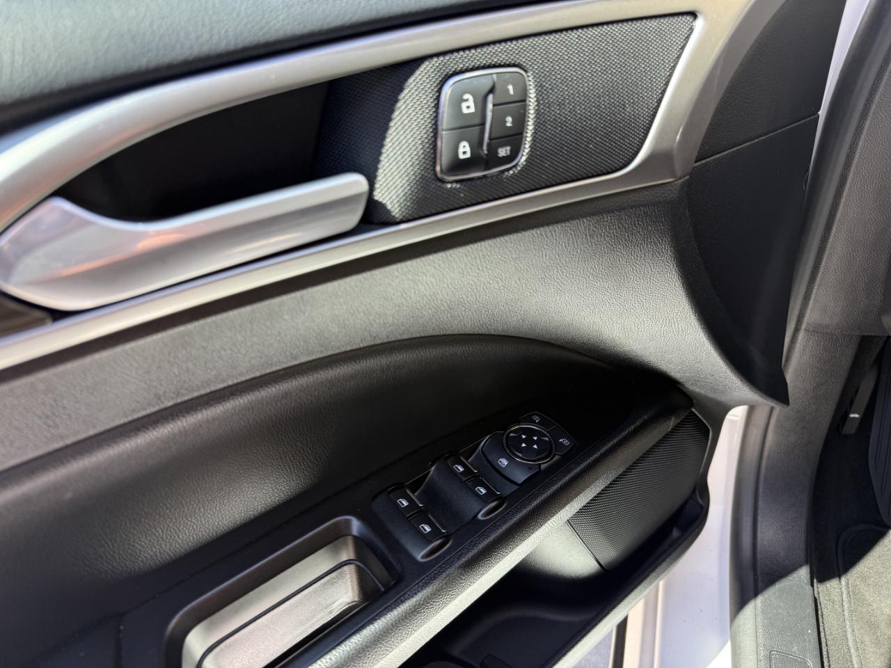 Ford Fusion SEL FWD 2019