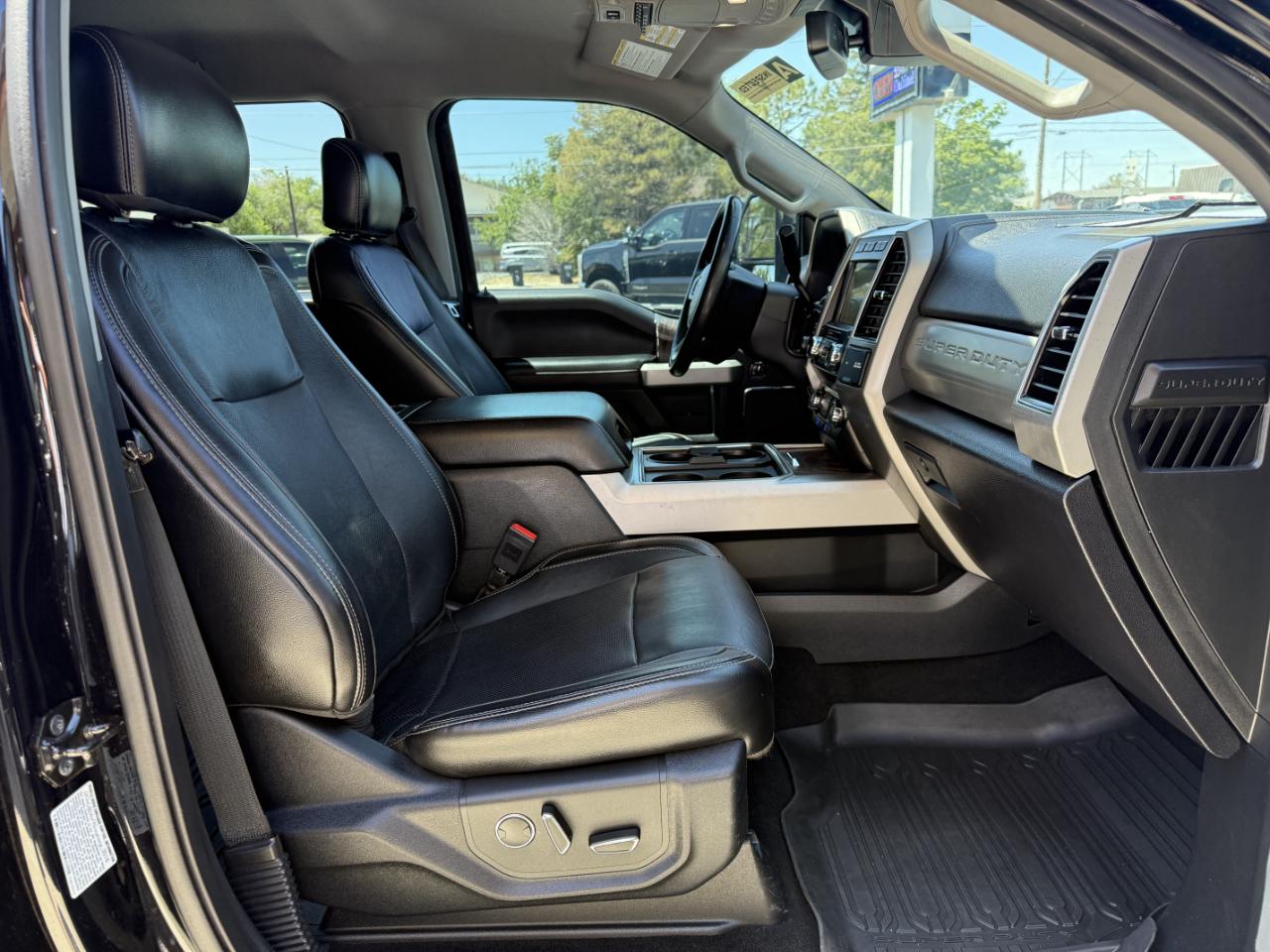 Ford Super Duty F-450 DRW Lariat 4WD Crew Cab 8' Box 2019