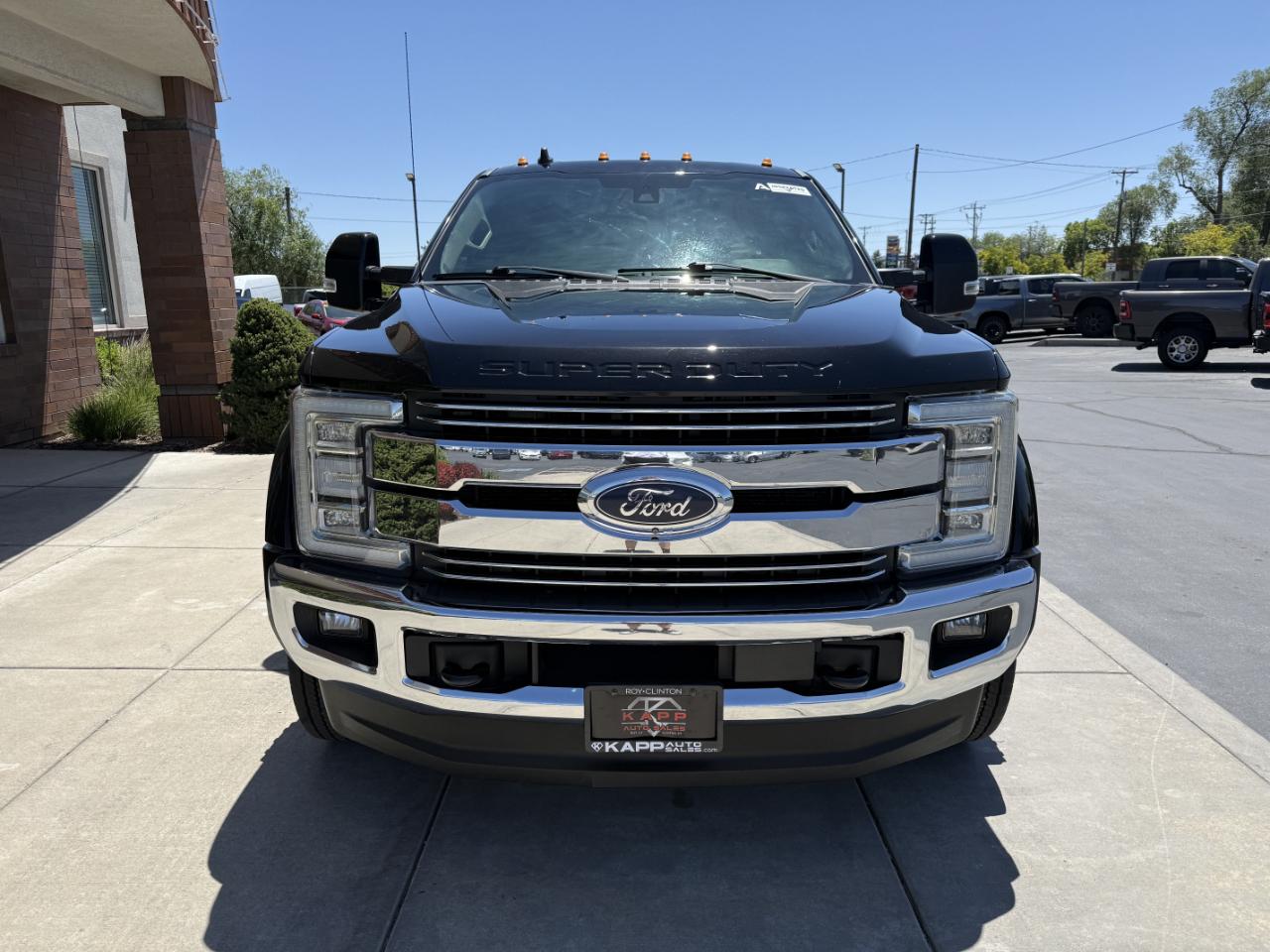 Ford Super Duty F-450 DRW Lariat 4WD Crew Cab 8' Box 2019