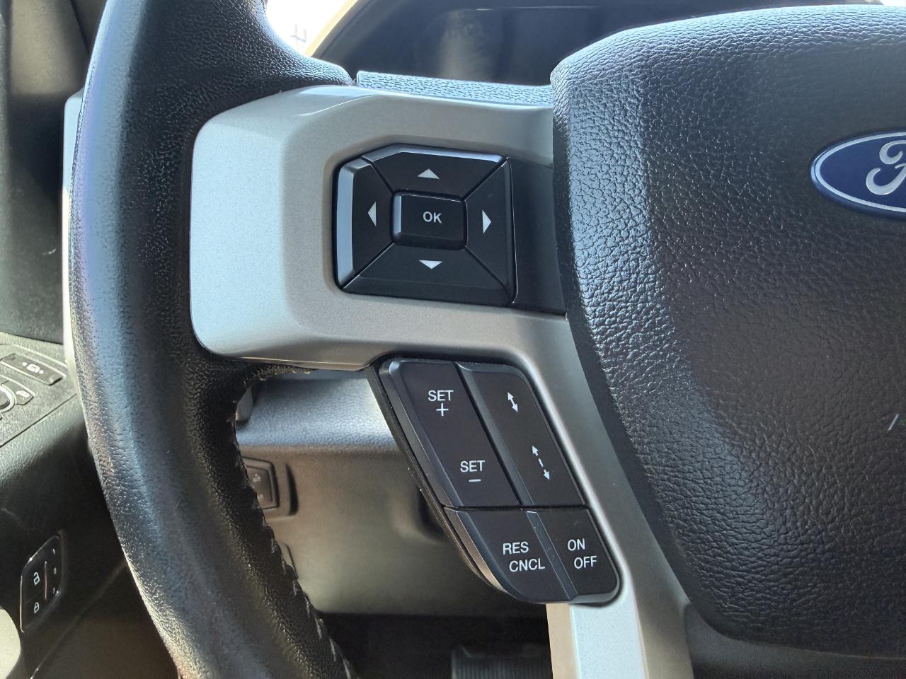 Ford Super Duty F-450 DRW Lariat 4WD Crew Cab 8' Box 2019