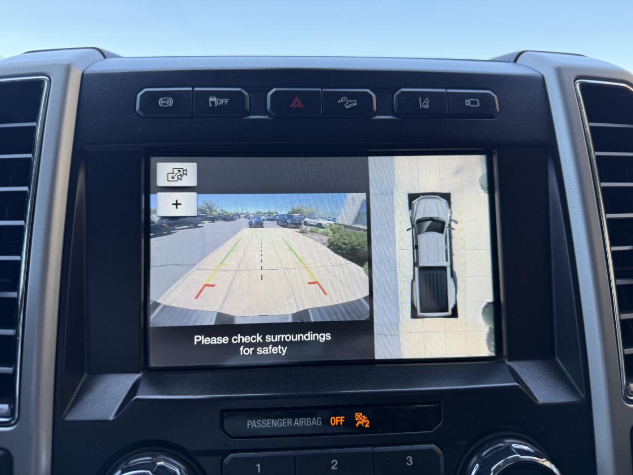 Ford Super Duty F-450 DRW Lariat 4WD Crew Cab 8' Box 2019