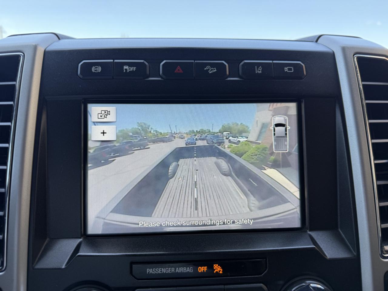 Ford Super Duty F-450 DRW Lariat 4WD Crew Cab 8' Box 2019