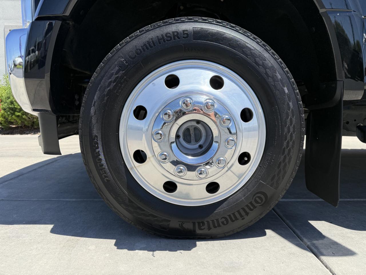 Ford Super Duty F-450 DRW Lariat 4WD Crew Cab 8' Box 2019