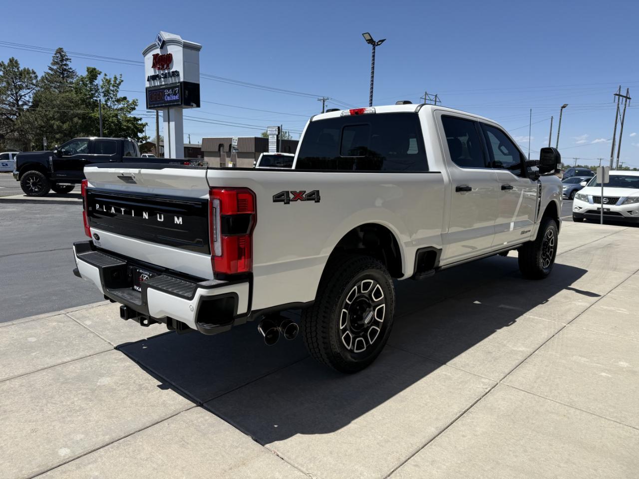 Ford Super Duty F-350 SRW Platinum 4WD Crew Cab 6.75' Box 2024