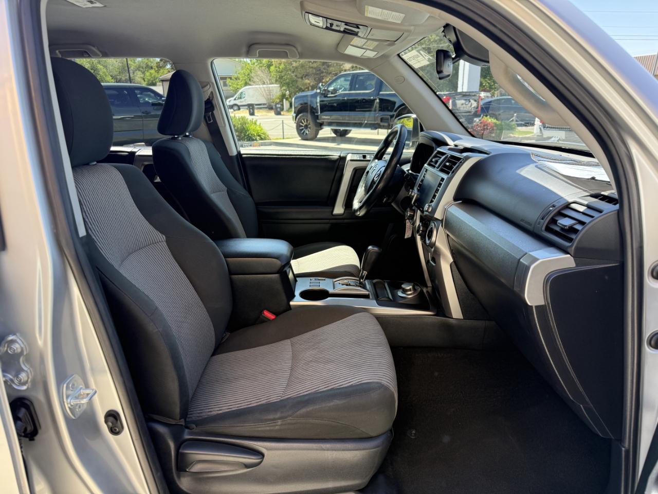 Toyota 4Runner SR5 4WD (Natl) 2021